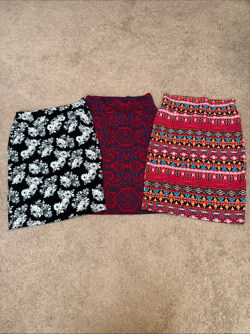 LOT 3 Women’s Patterned Pencil Skirts LuLaRoe